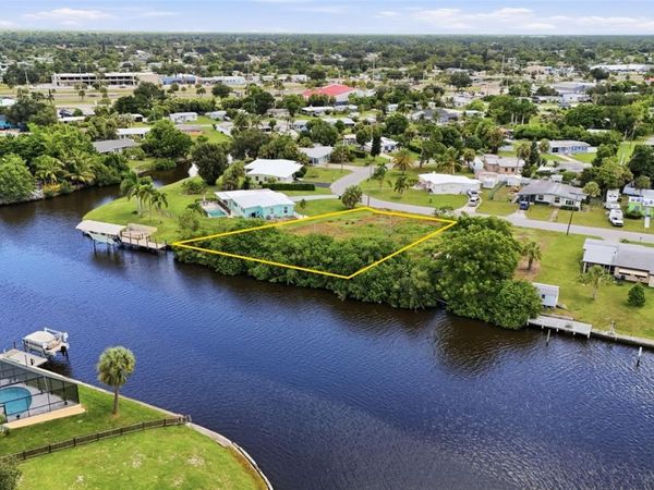 213 WATERWAY CIRCLE NE, PORT CHARLOTTE, FL 33952