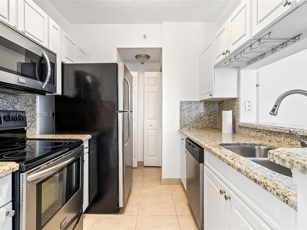 17150 N Bay Rd , Unit 2618, Sunny Isles Beach, FL 33160