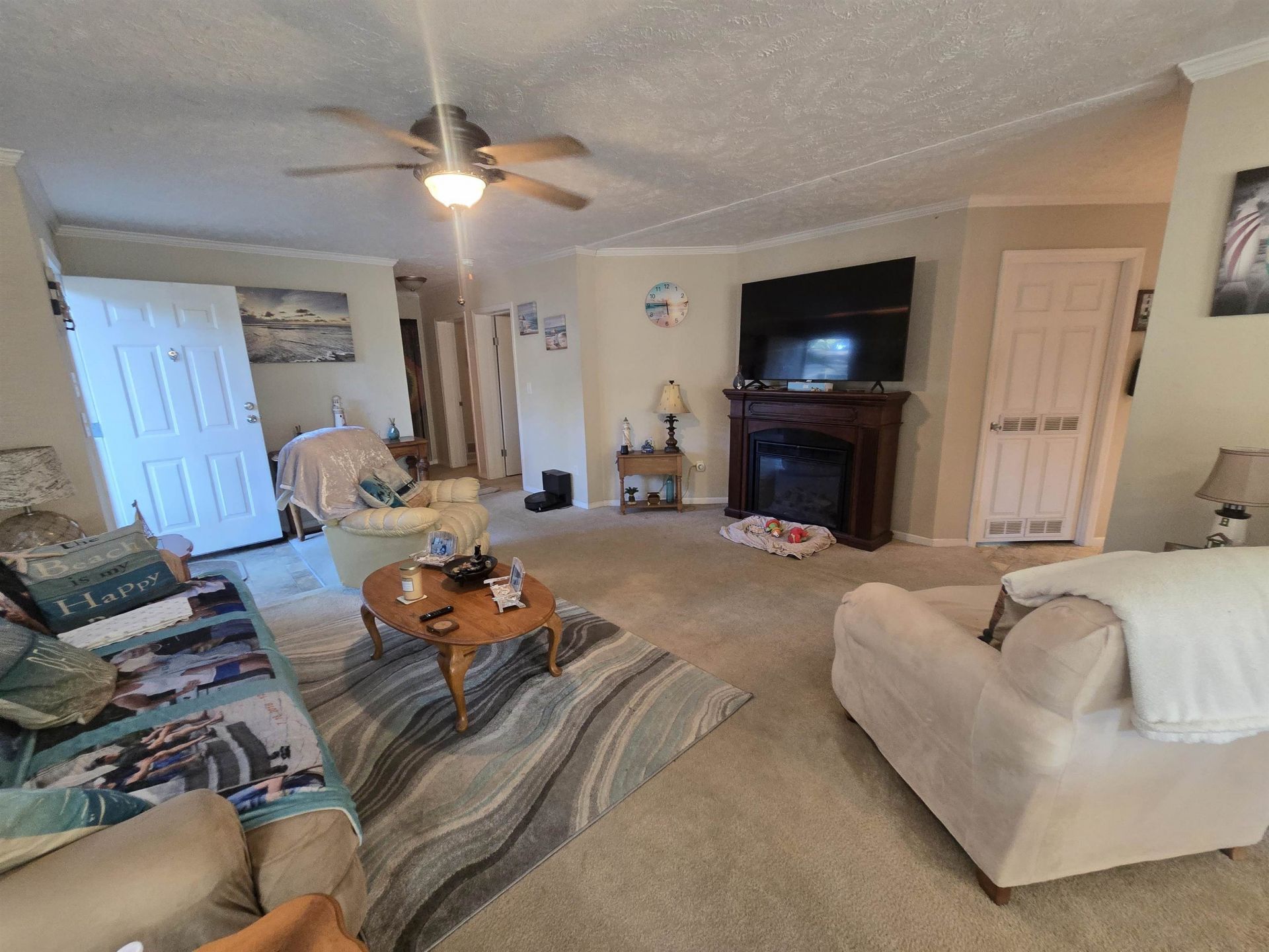 404 Delton Dr. Photo 12