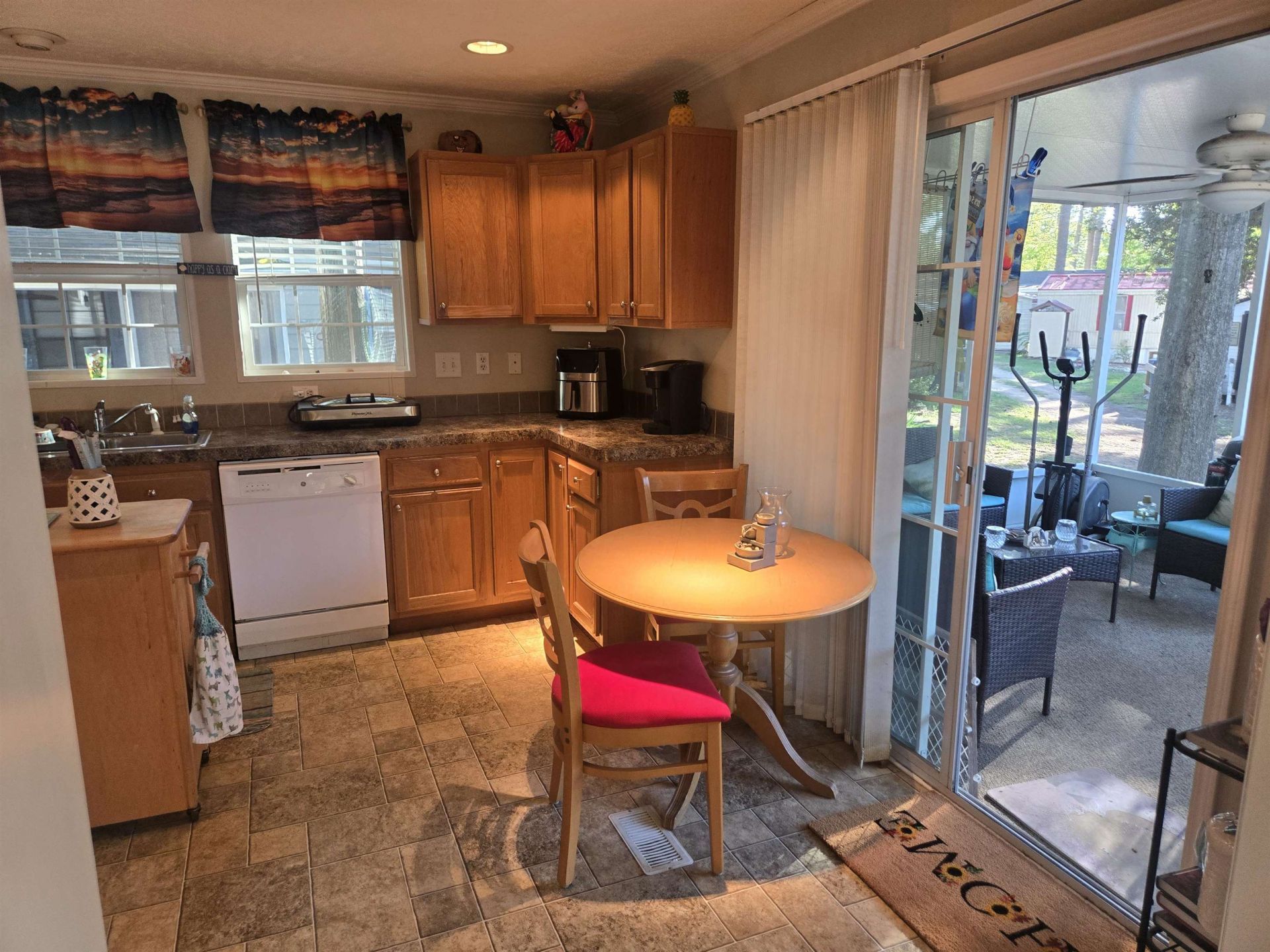 404 Delton Dr. Photo 17