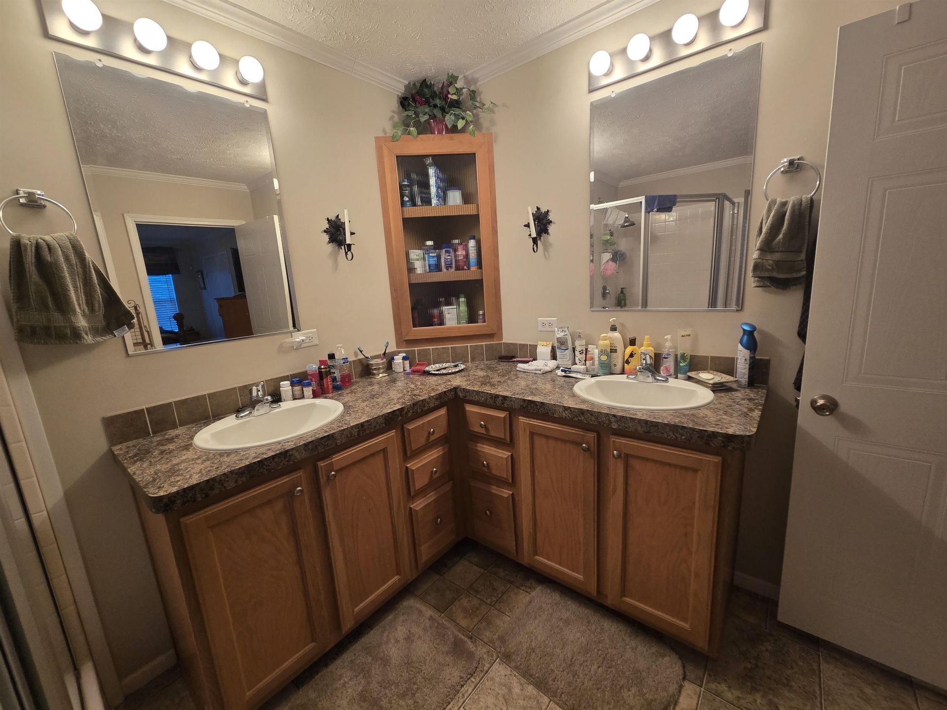 404 Delton Dr. Photo 33