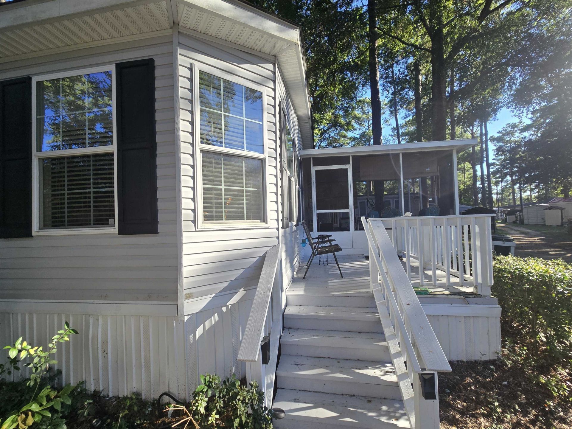 404 Delton Dr. Photo 6