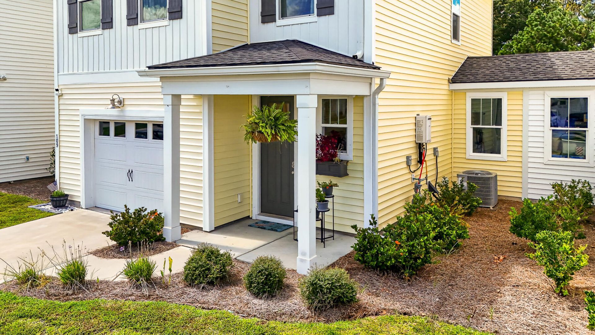 109 Hawthorne Landing Drive Photo 4