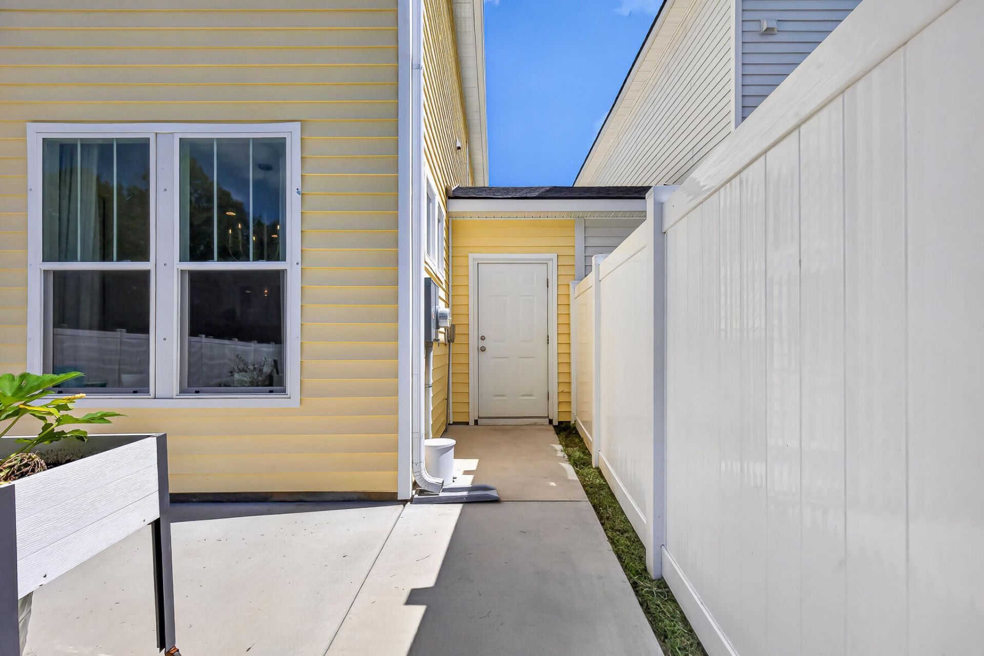 109 Hawthorne Landing Drive Photo 42