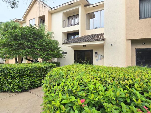 10001 W Atlantic Boulevard, Unit 327, Coral Springs, FL 33071