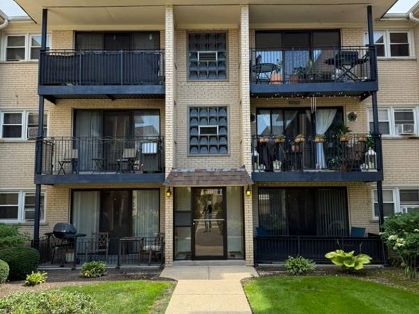 6551 N Harlem Avenue , Unit 3S, Chicago, IL 60631