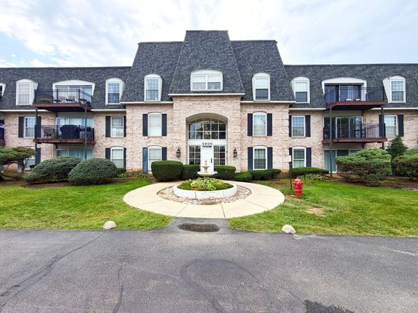 5000 Carriageway Drive , Unit 205, Rolling Meadows, IL 60008