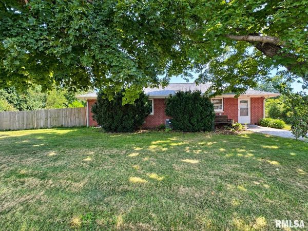 401 N KNOX Street, Elmwood, IL 61529