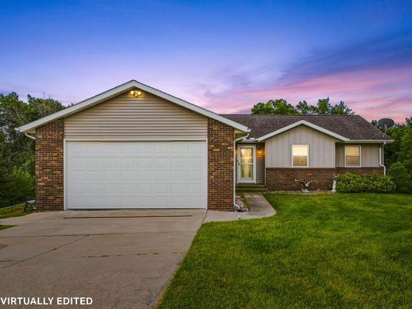 130 valleyview Drive, Guttenberg, IA 52052