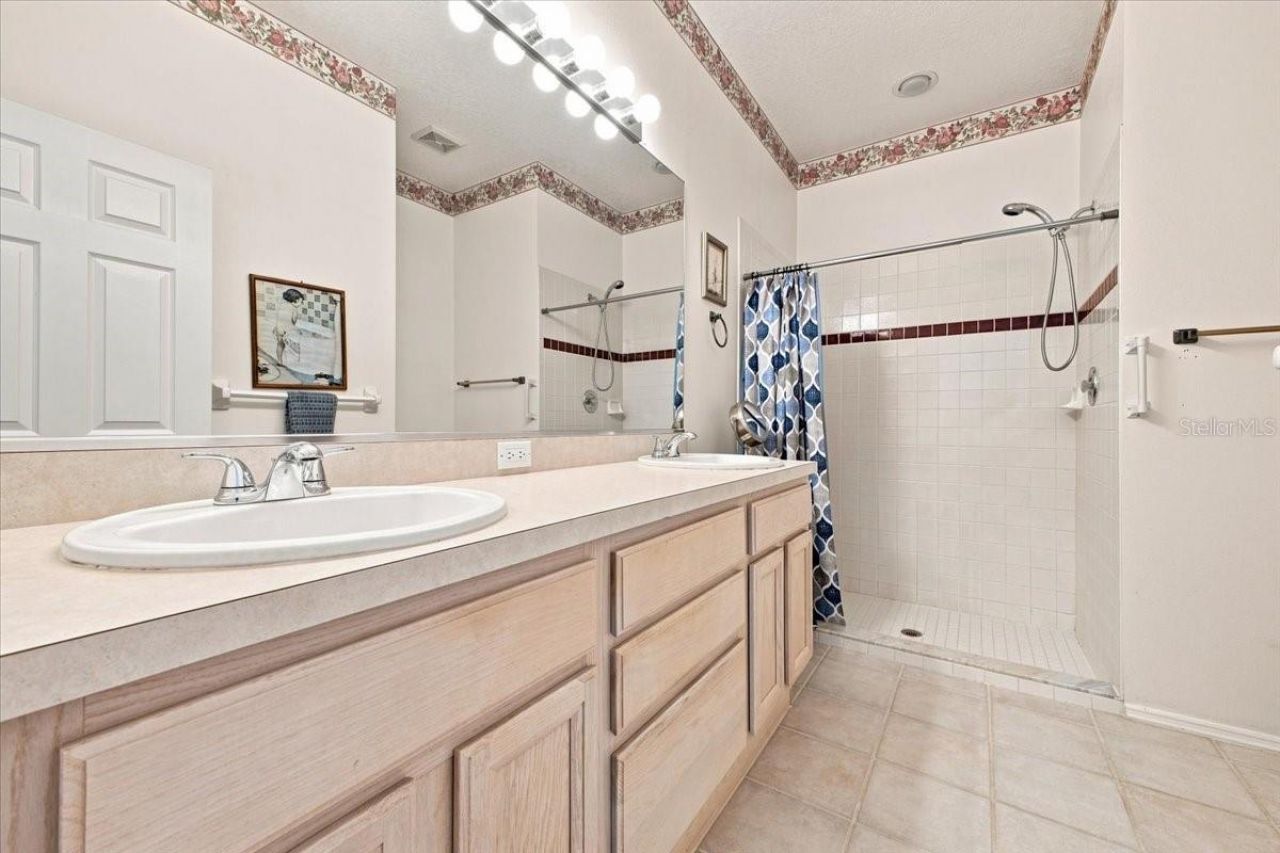 4002 2nd Dr NE , Bradenton, FL 34208 Photo