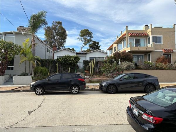 735 Longfellow Avenue, Hermosa Beach, CA 90254