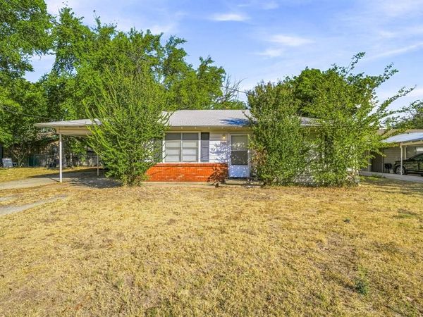 945 W Park Street, Stephenville, TX 76401