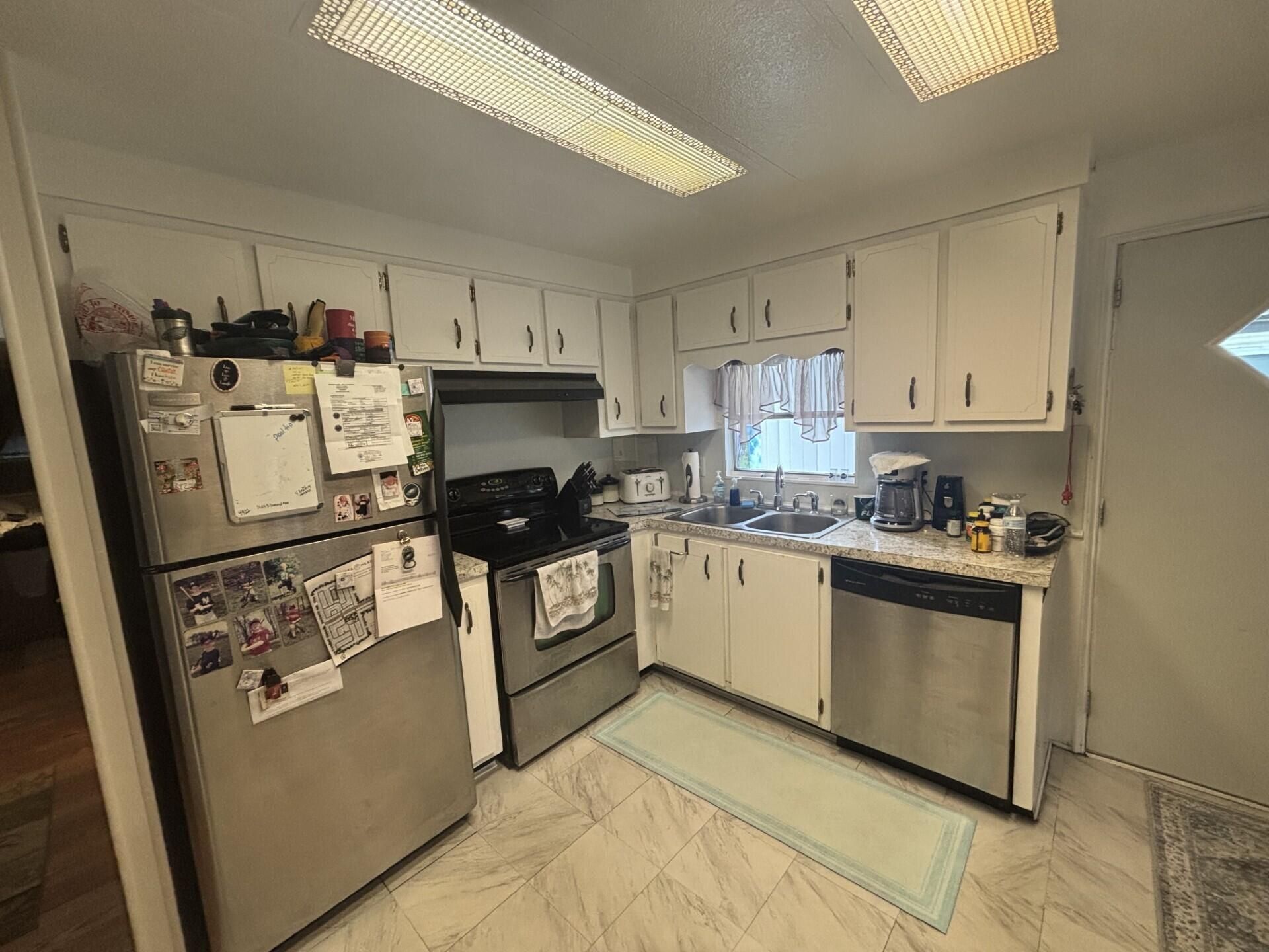 4042 Royal Manor Boulevard, Boynton Beach, FL 33436 Photo