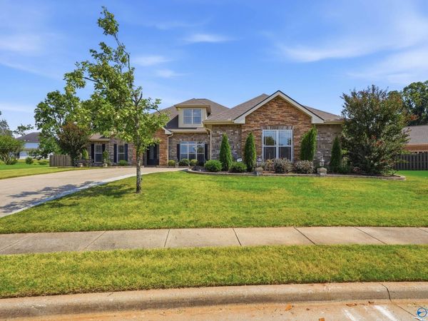 25 Bannut Court SW, Huntsville, AL 35824