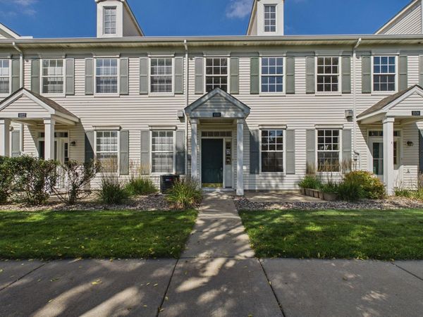 1030 Providence Drive , Shakopee, MN 55379
