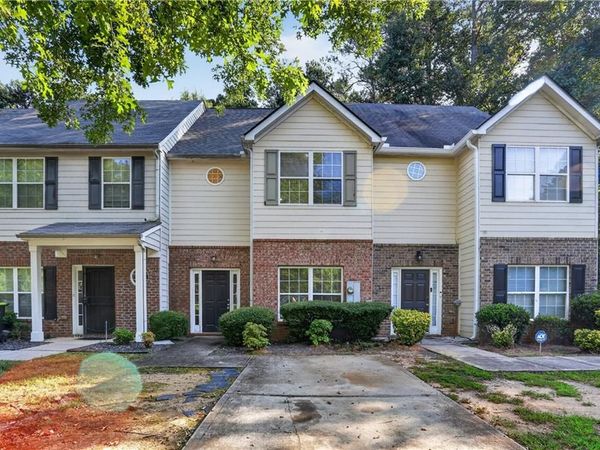 213 Brookview Drive , Riverdale, GA 30274