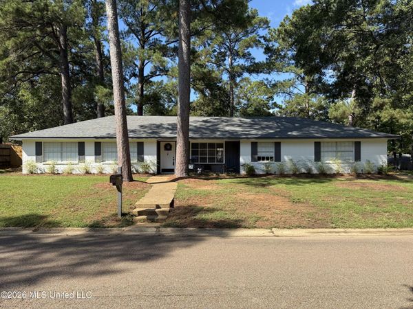 33 Pebble Hill Drive, Brandon, MS 39042