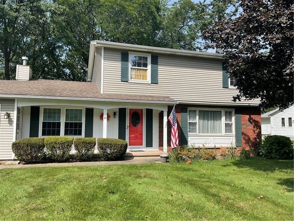 11 Old Barn Circle, Penfield, NY 14526