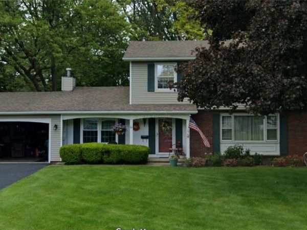 11 Old Barn Circle, Penfield, NY 14526