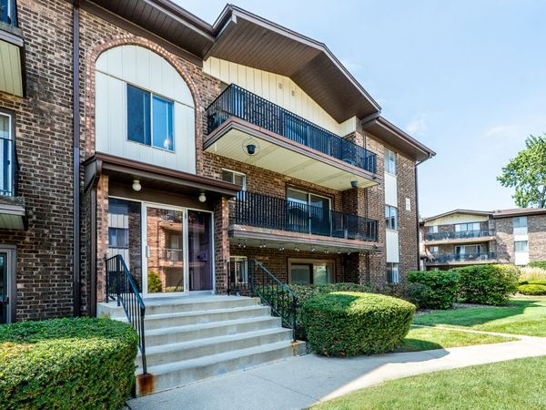 5237 JAMES Lane , Unit 1217, Crestwood, IL 60418