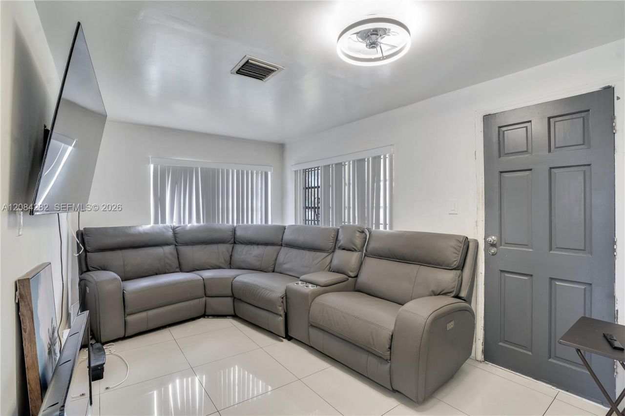 1146 Jann Ave, Opa Locka, FL 33054 Photo
