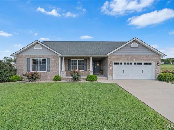 656 Lake Mead Court , Belleville, IL 62220