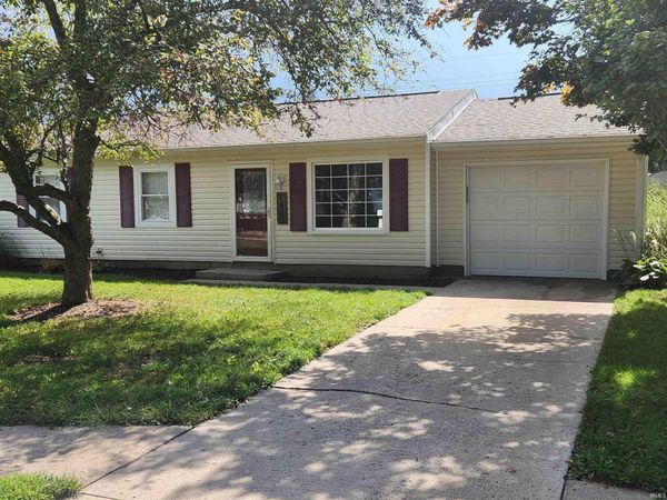 1409 S Pleasantview Drive, Yorktown, IN 47396