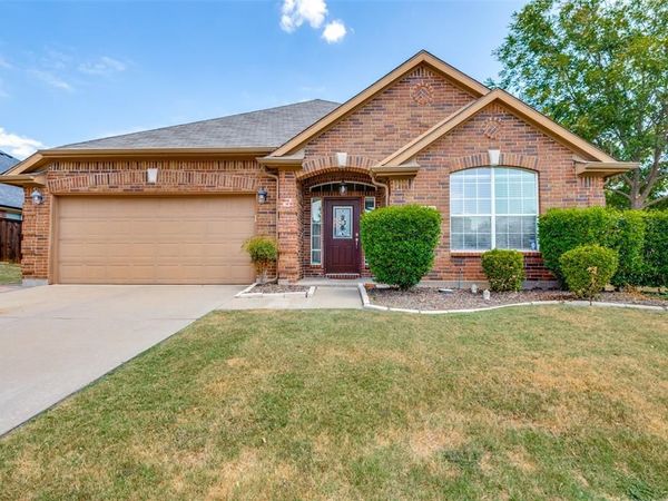 3018 Ashlawn Court , Midlothian, TX 76065
