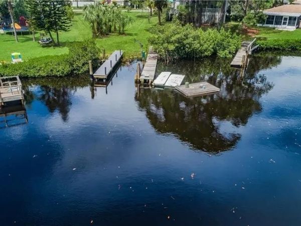 RIVERSIDE DRIVE , TARPON SPRINGS, FL 34689