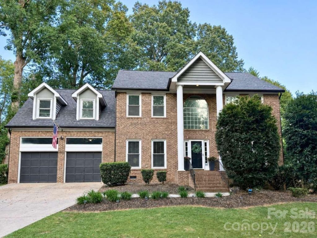 12512 Cliffcreek Drive, Huntersville, NC 28078 Main Photo