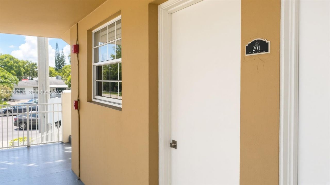 5500 SW 77th Ct , Unit 201, Miami, FL 33155 Photo