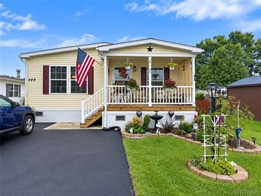 349 Applewood Drive, Lockport, NY 14094