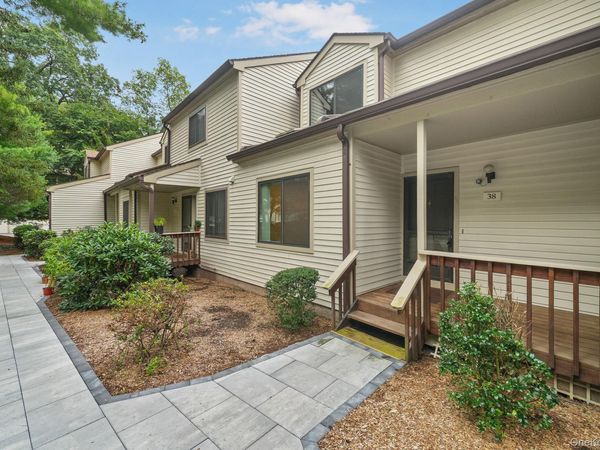 38 Fawn Ridge , Millwood, NY 10546