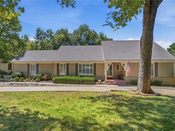 7507 W 101 Terrace, Overland Park, KS 66212