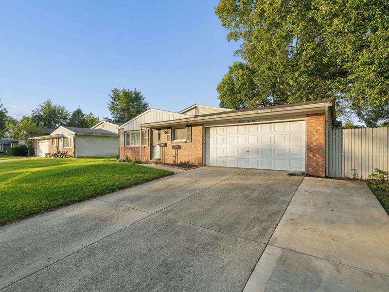 5458 Carbondale Drive, Columbus, OH 43232 Photo 3