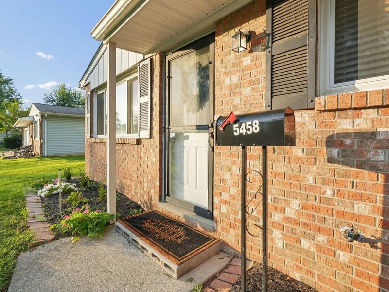 5458 Carbondale Drive, Columbus, OH 43232 Photo 4
