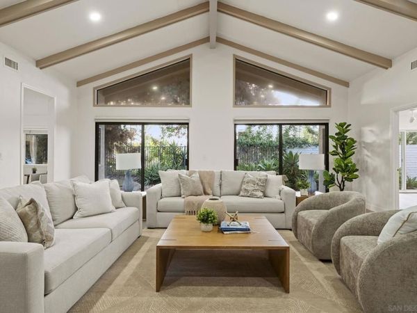 7001 Almaden Ln, Carlsbad, CA 92009