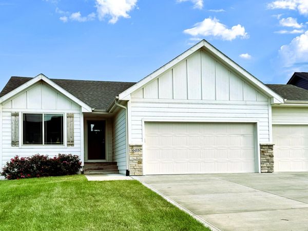 605 E Vista Lake Avenue, Polk City, IA 50226