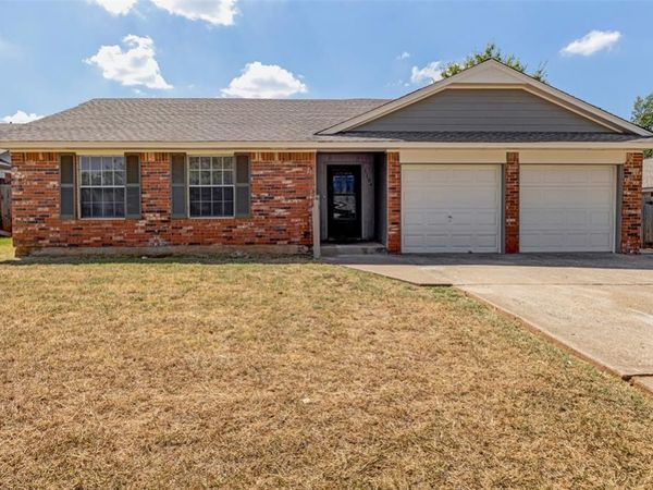1104 Juno Circle, Edmond, OK 73003