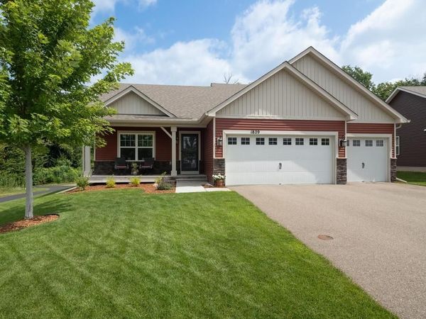 1829 Attenborough Street , Shakopee, MN 55379