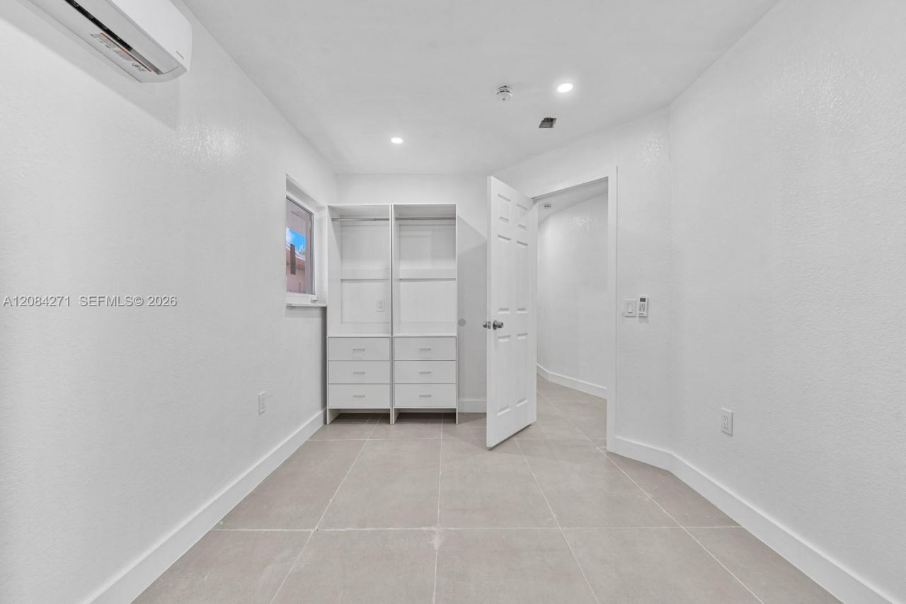 1849 NW 16th St , Unit B, Miami, FL 33125 Photo