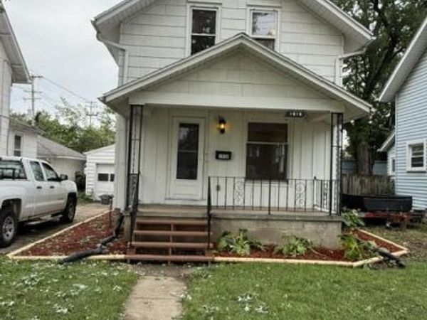 1916 Beal Avenue, Lansing, MI 48910