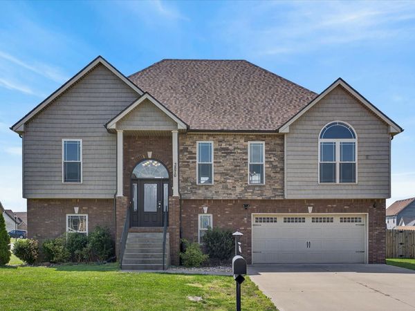 3876 Maliki Dr , Clarksville, TN 37042
