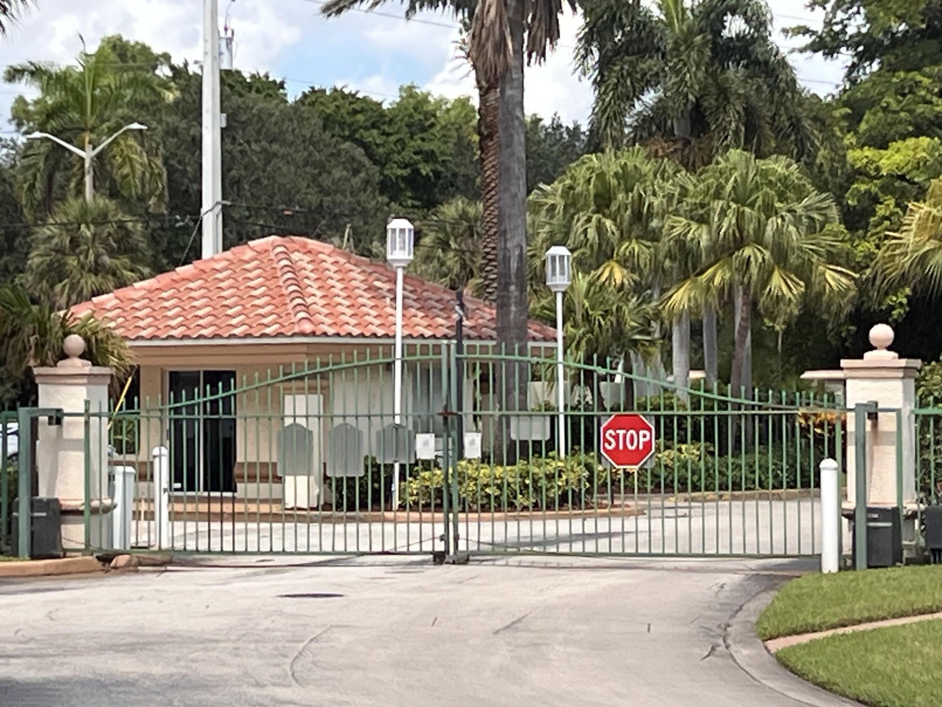 1103 Glenmoor Drive, West Palm Beach, FL 33409 Photo