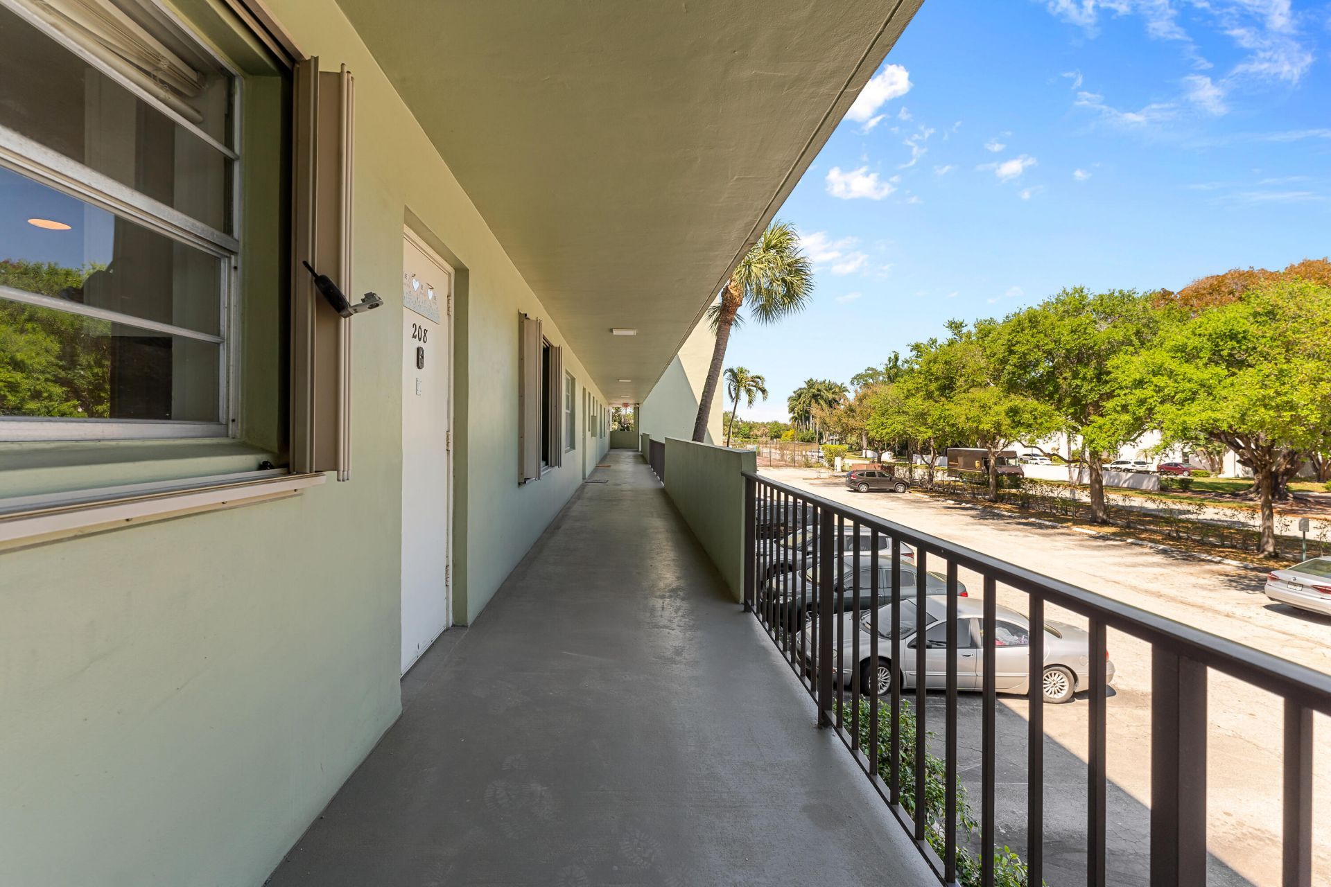 1638 Embassy Drive, Unit 208, West Palm Beach, FL 33401 Photo