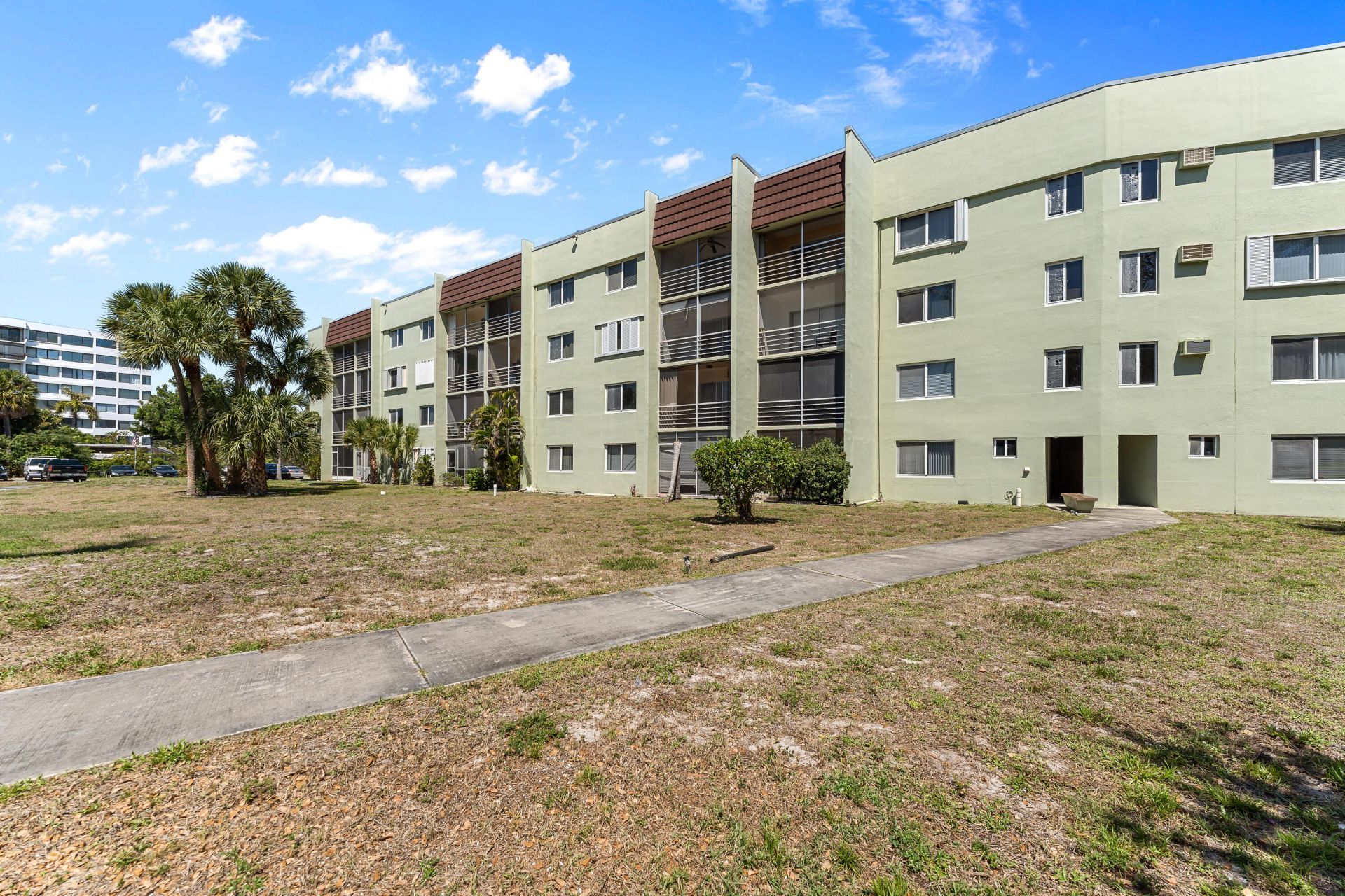 1638 Embassy Drive, Unit 208, West Palm Beach, FL 33401 Photo