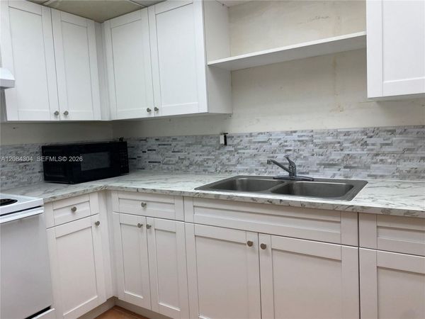 10000 NW 80 Ct, Unit 2537, Hialeah Gardens, FL 33016