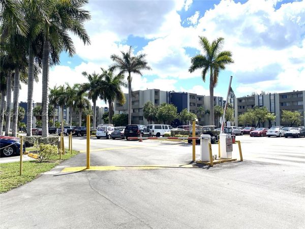 10000 NW 80 Ct , Unit 2537, Hialeah Gardens, FL 33016
