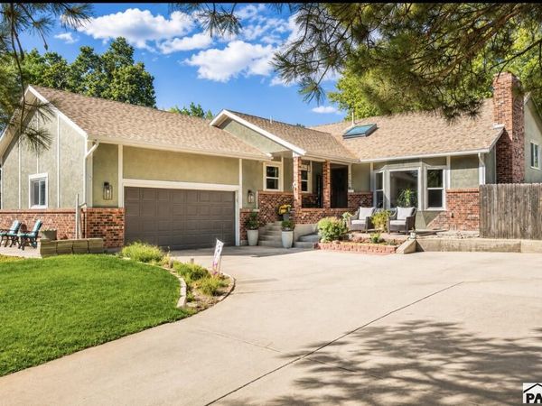 4702 Cedarweed Blvd, Pueblo, CO 81008