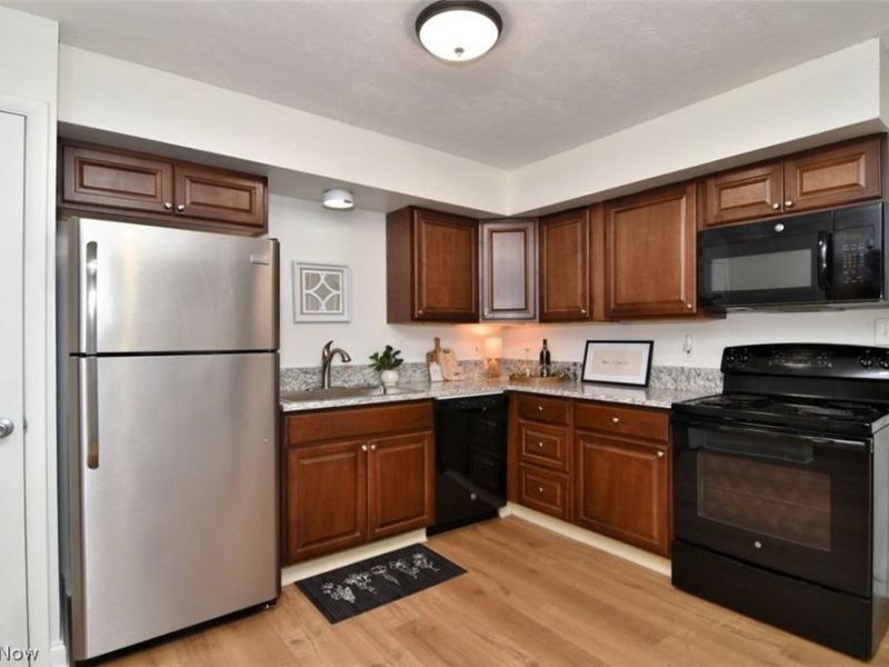 32623 Jefferson Drive, Solon, OH 44139 Photo 3